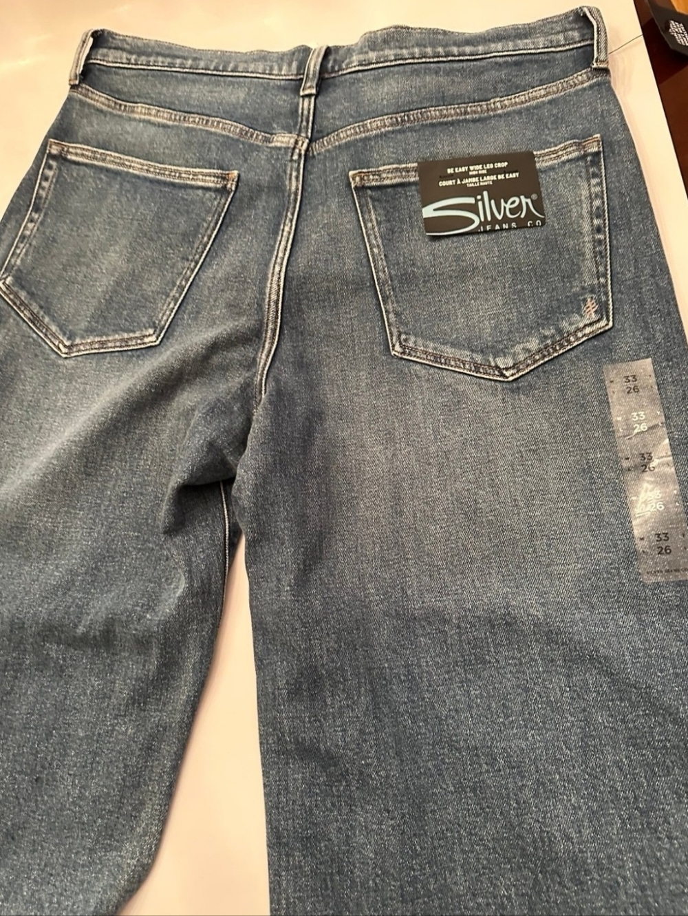 NWT Silver Jeans Women's faded blue relaxed fit wide leg crop Be Easy 33x26